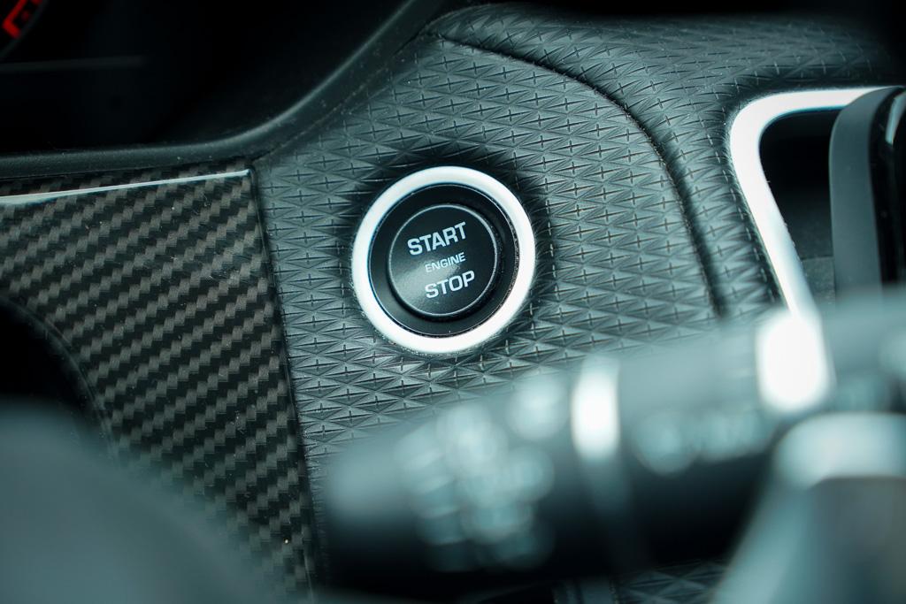 Land Rover Range Rover Velar Land Rover Range Rover Velar 3.0 V6 AWD First Edition / Pano / Luchtvering / Meridian Surround / 23”