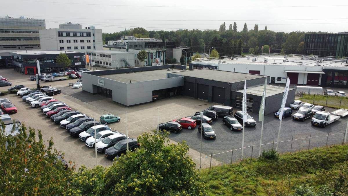 Land Rover Range Rover Velar Land Rover Range Rover Velar 3.0 V6 AWD First Edition / Pano / Luchtvering / Meridian Surround / 23”