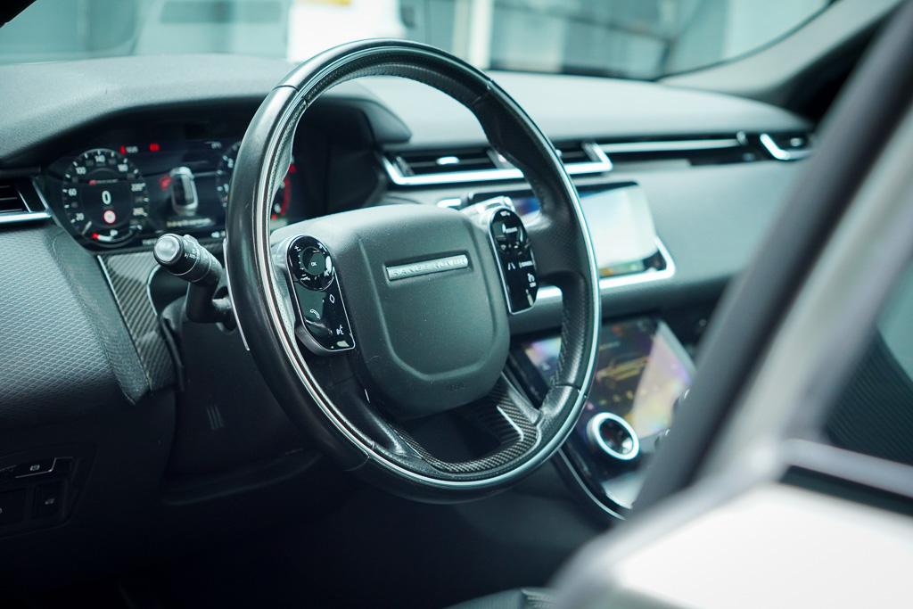 Land Rover Range Rover Velar Land Rover Range Rover Velar 3.0 V6 AWD First Edition / Pano / Luchtvering / Meridian Surround / 23”