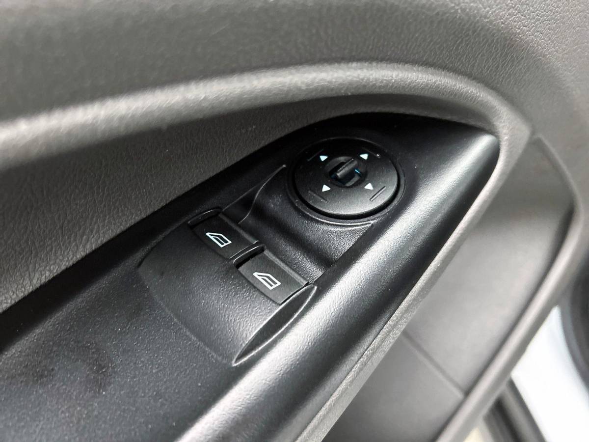 Ford Transit Connect Ford Transit Connect 1.5 EcoBlue L2 Trend Navigatie Airco Parkeersensoren achter Cruise Control 3Zits Camera DAB+
