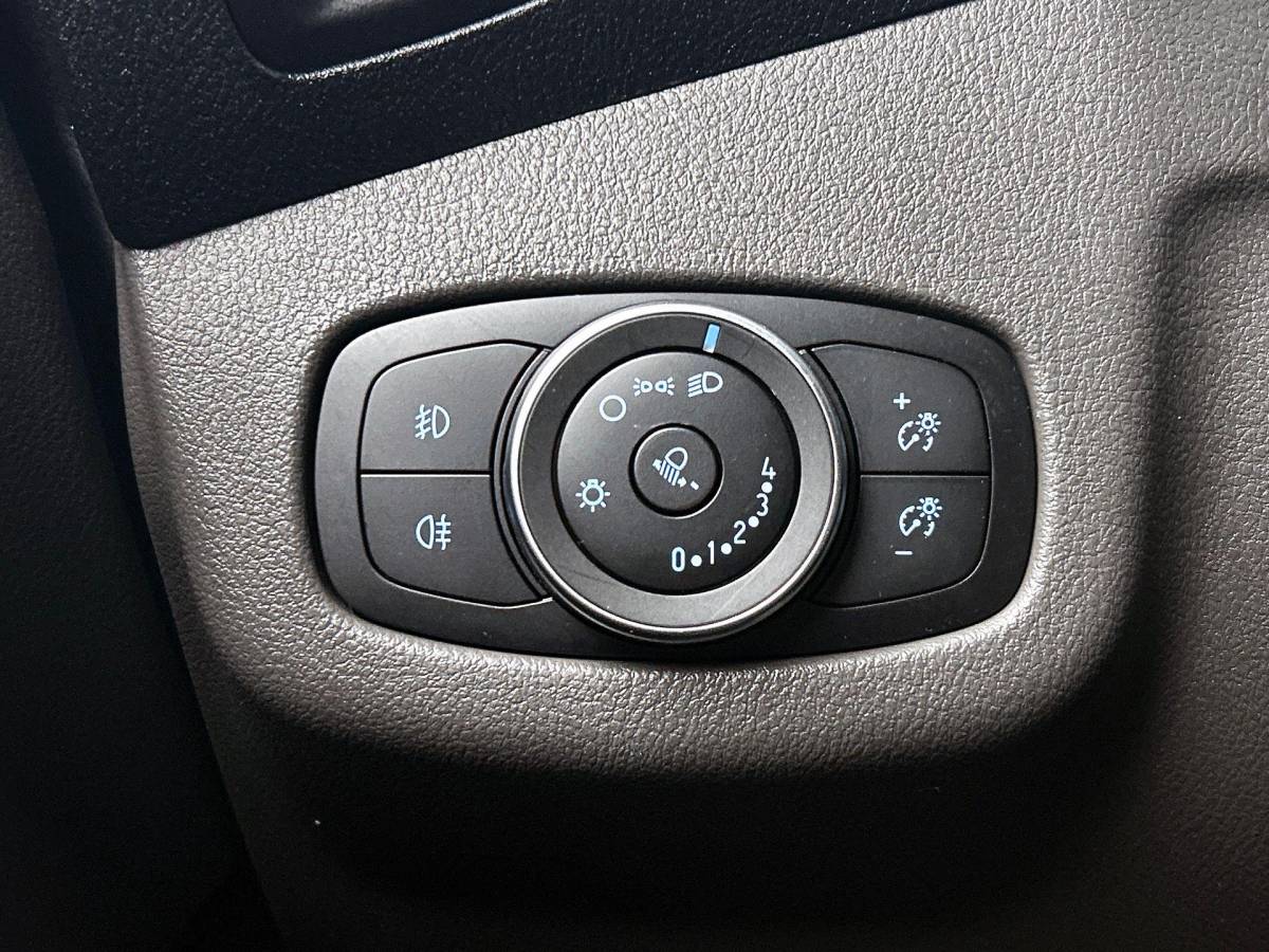 Ford Transit Connect Ford Transit Connect 1.5 EcoBlue L2 Trend Navigatie Airco Parkeersensoren achter Cruise Control 3Zits Camera DAB+