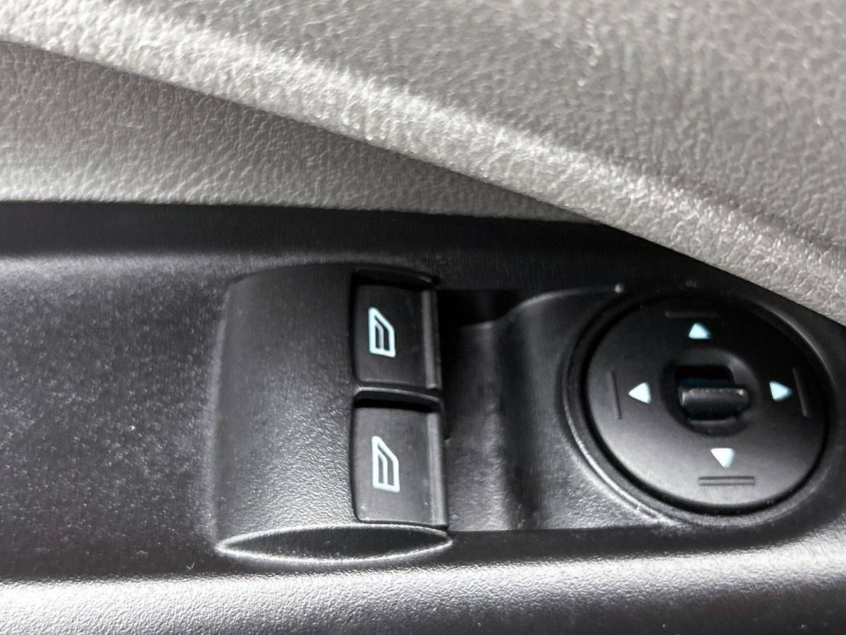 Ford Transit Connect Ford Transit Connect 1.5 EcoBlue L2 Trend Navigatie Airco DAB+ Parkeersensoren Camera Bluetooth LM Velgen Apple Carplay Android auto 3Zits