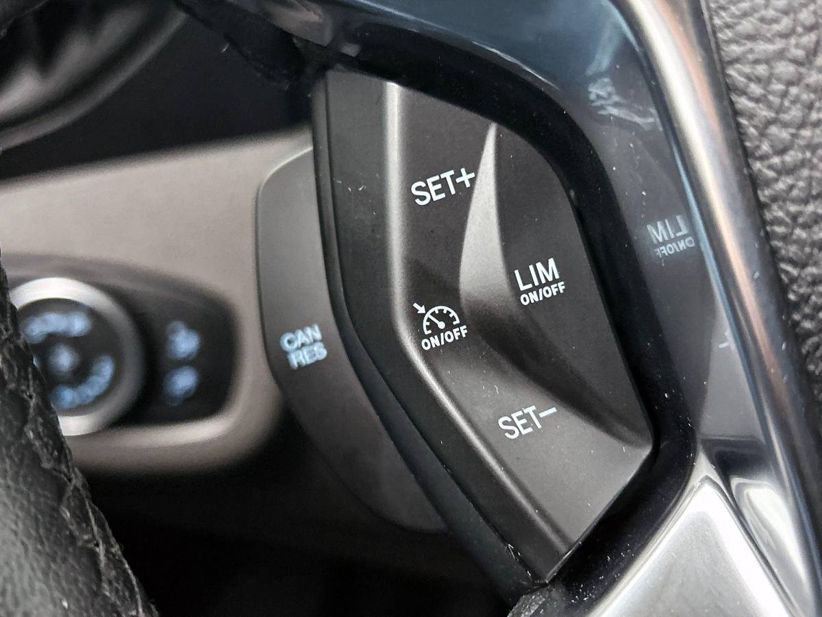 Ford Transit Connect Ford Transit Connect 1.5 EcoBlue L2 Trend Navigatie Airco DAB+ Parkeersensoren Camera Bluetooth LM Velgen Apple Carplay Android auto 3Zits