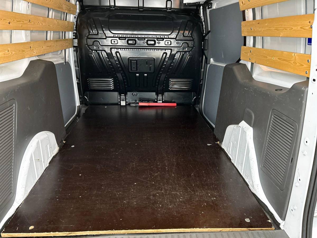 Ford Transit Connect Ford Transit Connect 1.5 EcoBlue L2 Trend Navigatie Airco DAB+ Parkeersensoren Camera Bluetooth LM Velgen Apple Carplay Android auto 3Zits