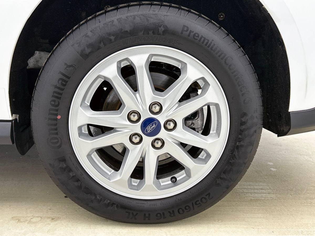 Ford Transit Connect Ford Transit Connect 1.5 EcoBlue L2 Trend Navigatie Airco DAB+ Parkeersensoren Camera Bluetooth LM Velgen Apple Carplay Android auto 3Zits
