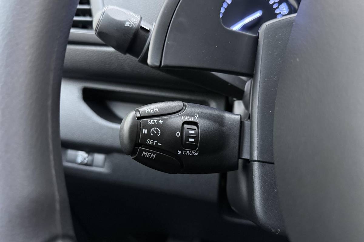 Fiat Scudo Fiat Scudo 2.0 MultiJet L3H1 DC Business Pro | Dubbele cabine | 6-Zits | Airco | Apple Carplay/Android Auto | Cruise control  | DAB | Parkeersensoren | Zijschuifdeur