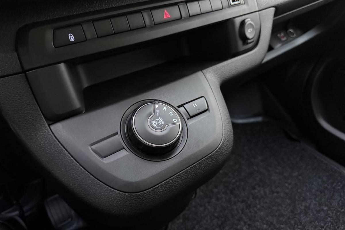 Fiat Scudo Fiat Scudo 2.0 MultiJet L3H1 DC Business Pro | Dubbele cabine | 6-Zits | Airco | Apple Carplay/Android Auto | Cruise control  | DAB | Parkeersensoren | Zijschuifdeur