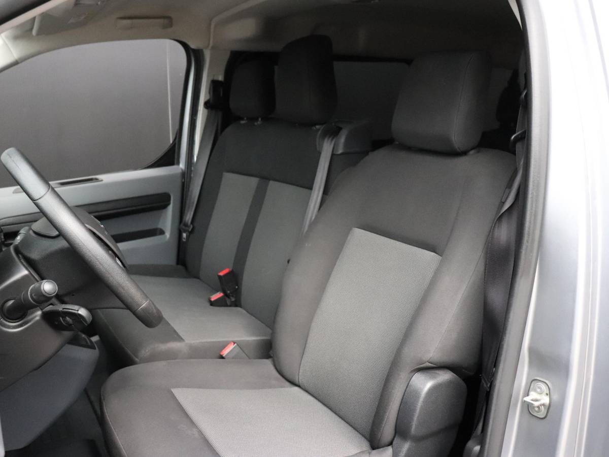 Toyota ProAce Toyota PROACE Shuttle 1.5 D-4D Cool Long | 9 PERS. | CRUISE | NAVI | PDC | APPLE CARPLAY |