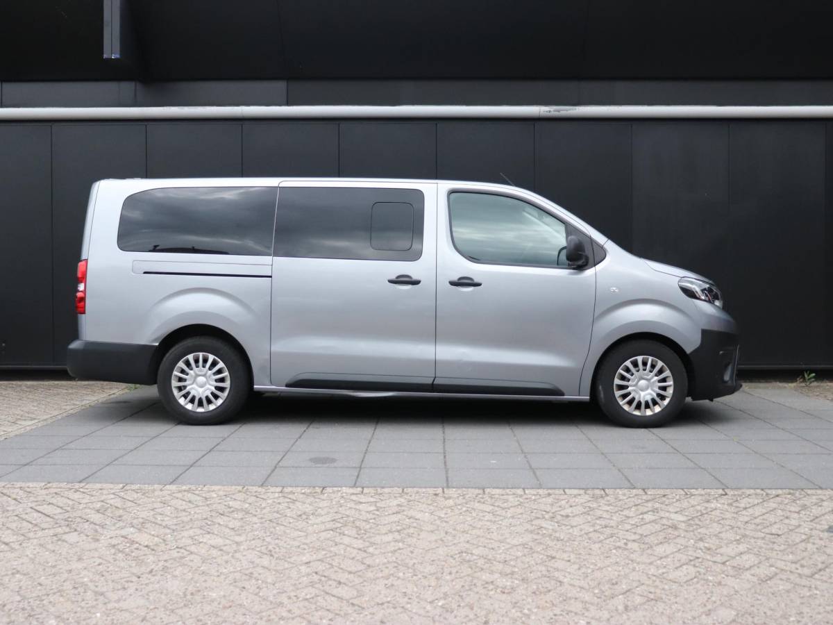 Toyota ProAce Toyota PROACE Shuttle 1.5 D-4D Cool Long | 9 PERS. | CRUISE | NAVI | PDC | APPLE CARPLAY |