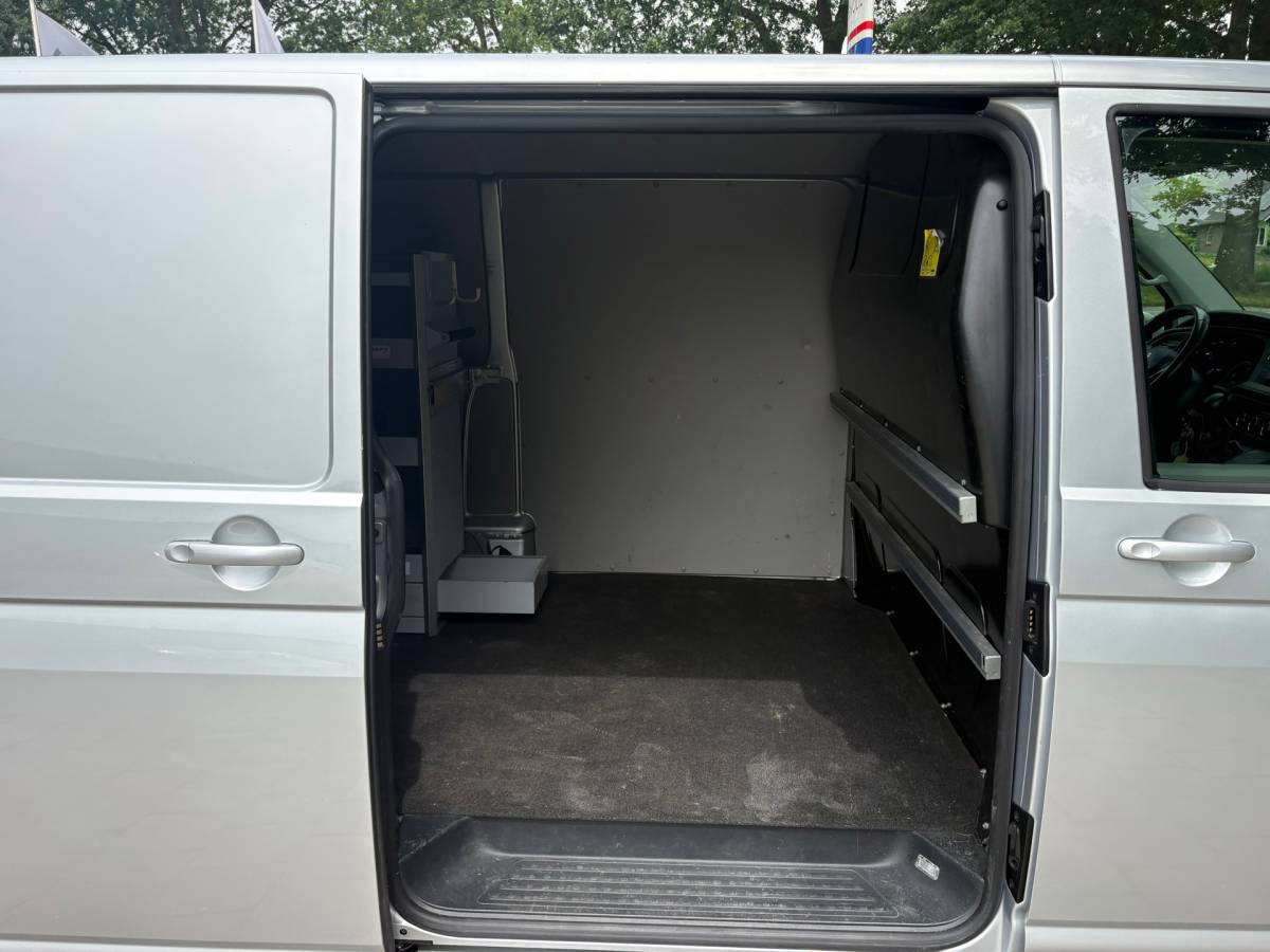 Volkswagen Transporter Volkswagen TRANSPORTER 2.0 TDI L2H 150PK|DSG Automaat|adaptieve.cruise|airco|achteruitrijcamera|apple carpay|parkeersensoren|LED