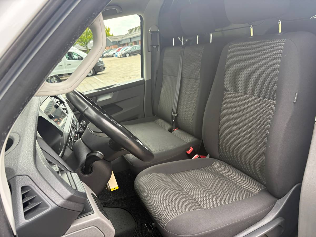 Volkswagen Transporter Volkswagen TRANSPORTER 2.0 TDI L2H 150PK|DSG Automaat|adaptieve.cruise|airco|achteruitrijcamera|apple carpay|parkeersensoren|LED