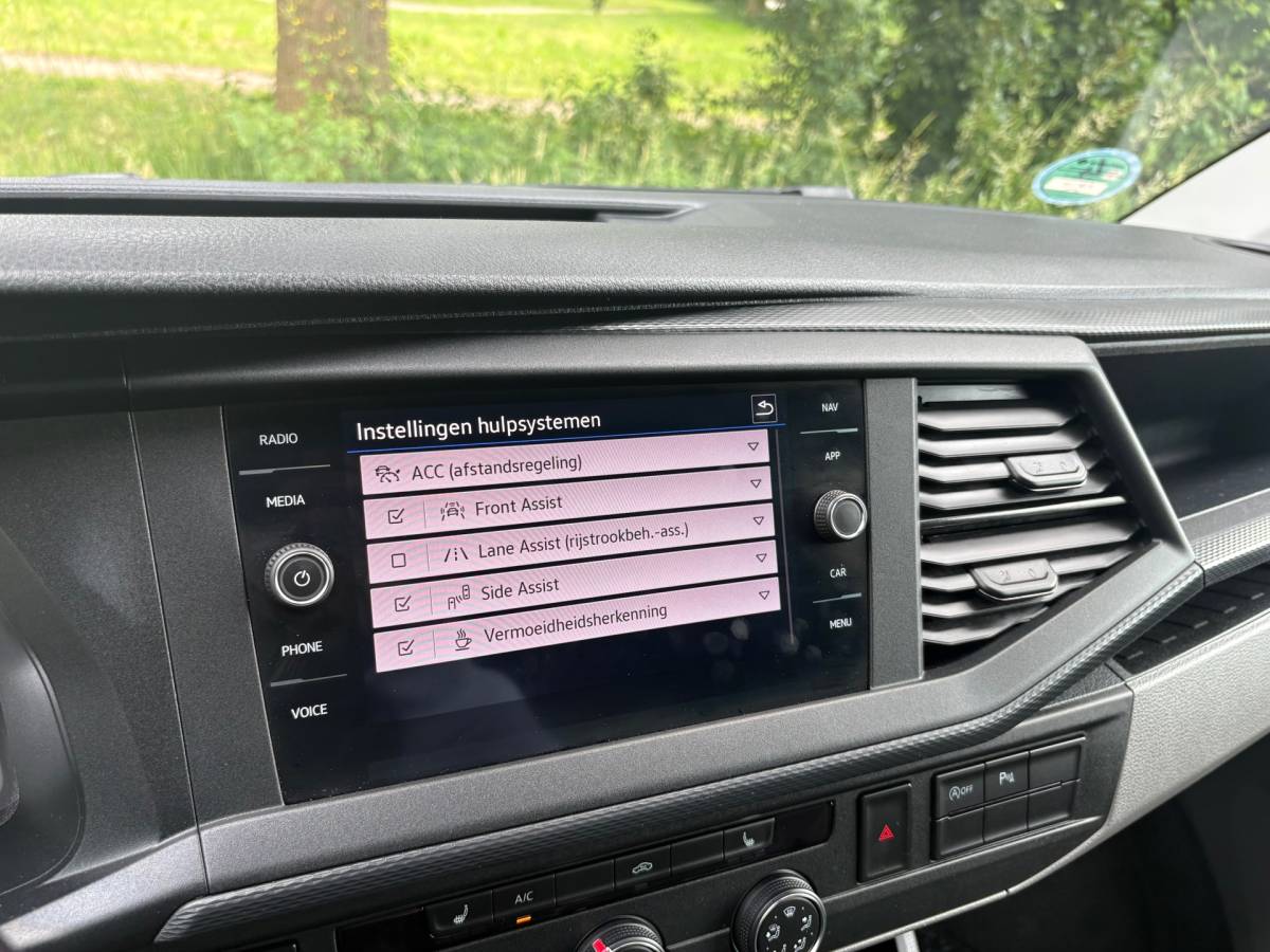 Volkswagen Transporter Volkswagen TRANSPORTER 2.0 TDI L2H 150PK|DSG Automaat|adaptieve.cruise|airco|achteruitrijcamera|apple carpay|parkeersensoren|LED