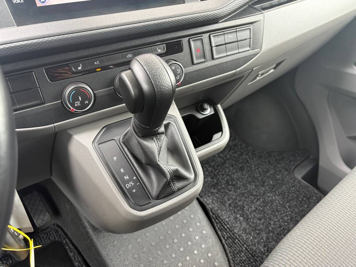 Volkswagen Transporter Volkswagen TRANSPORTER 2.0 TDI L2H 150PK|DSG Automaat|adaptieve.cruise|airco|achteruitrijcamera|apple carpay|parkeersensoren|LED
