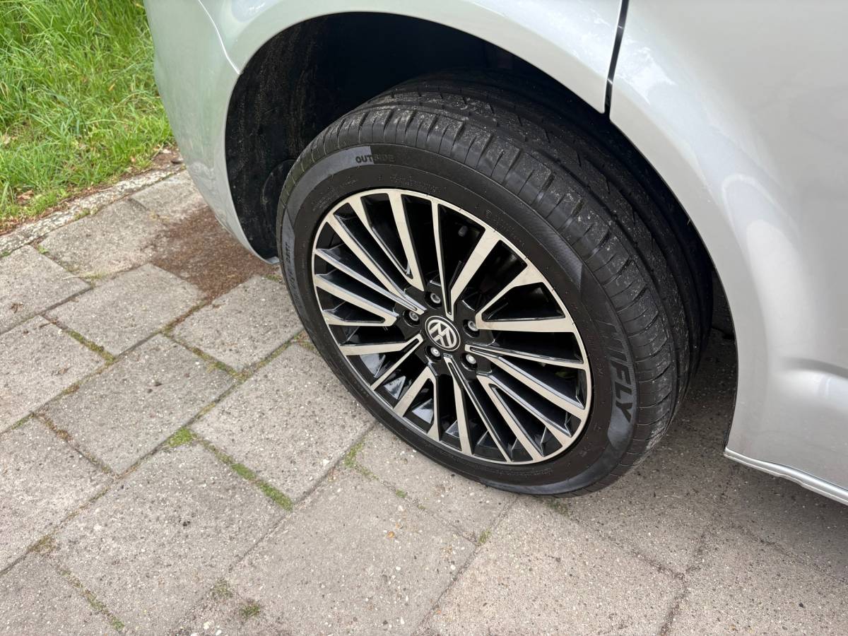 Volkswagen Transporter Volkswagen TRANSPORTER 2.0 TDI L2H 150PK|DSG Automaat|adaptieve.cruise|airco|achteruitrijcamera|apple carpay|parkeersensoren|LED