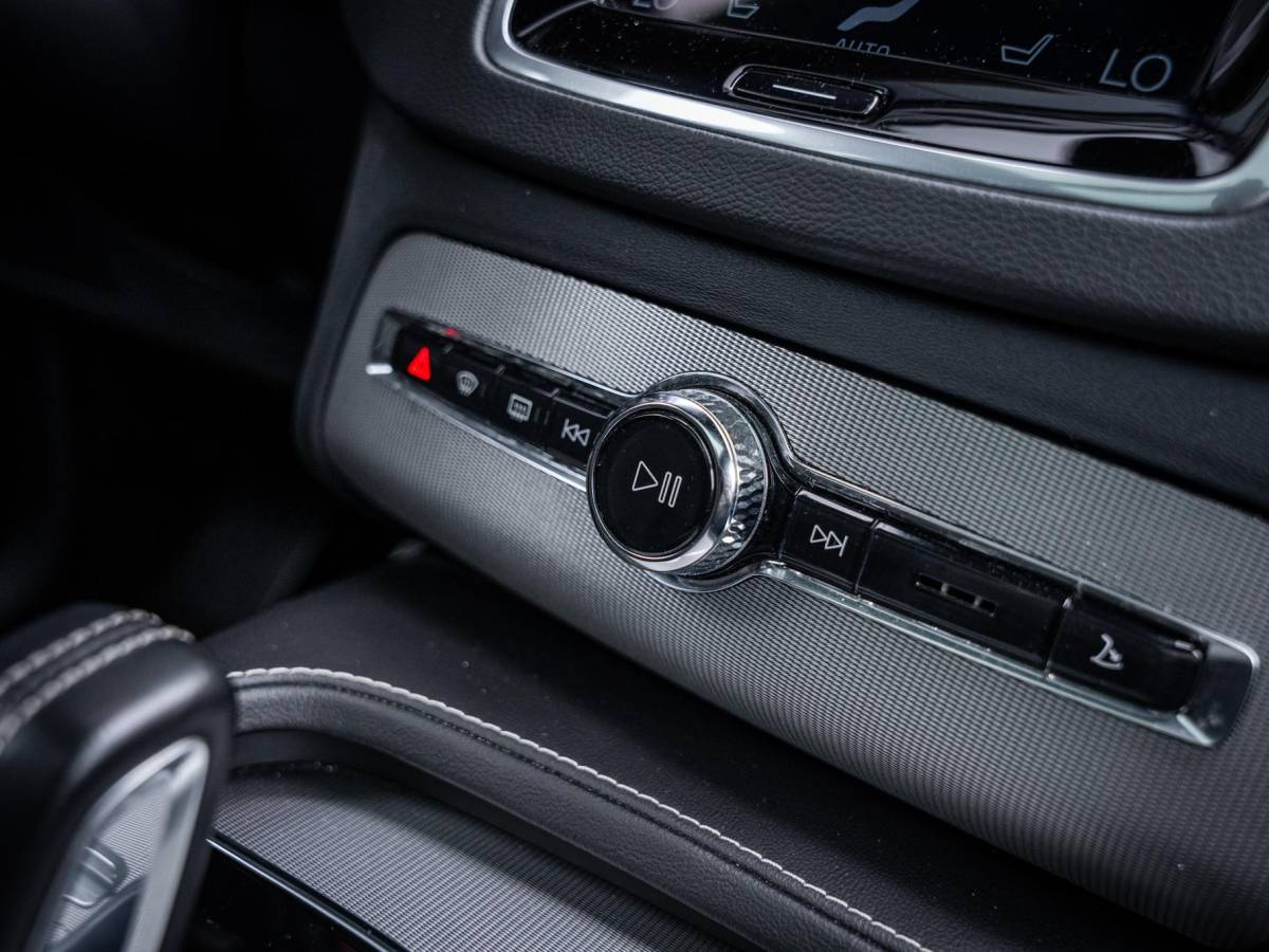 Volvo XC90 Volvo XC90 2.0 T8 Recharge AWD R-Design 7P – Pano l Memory l Trekh l H/Kardon l 360cam