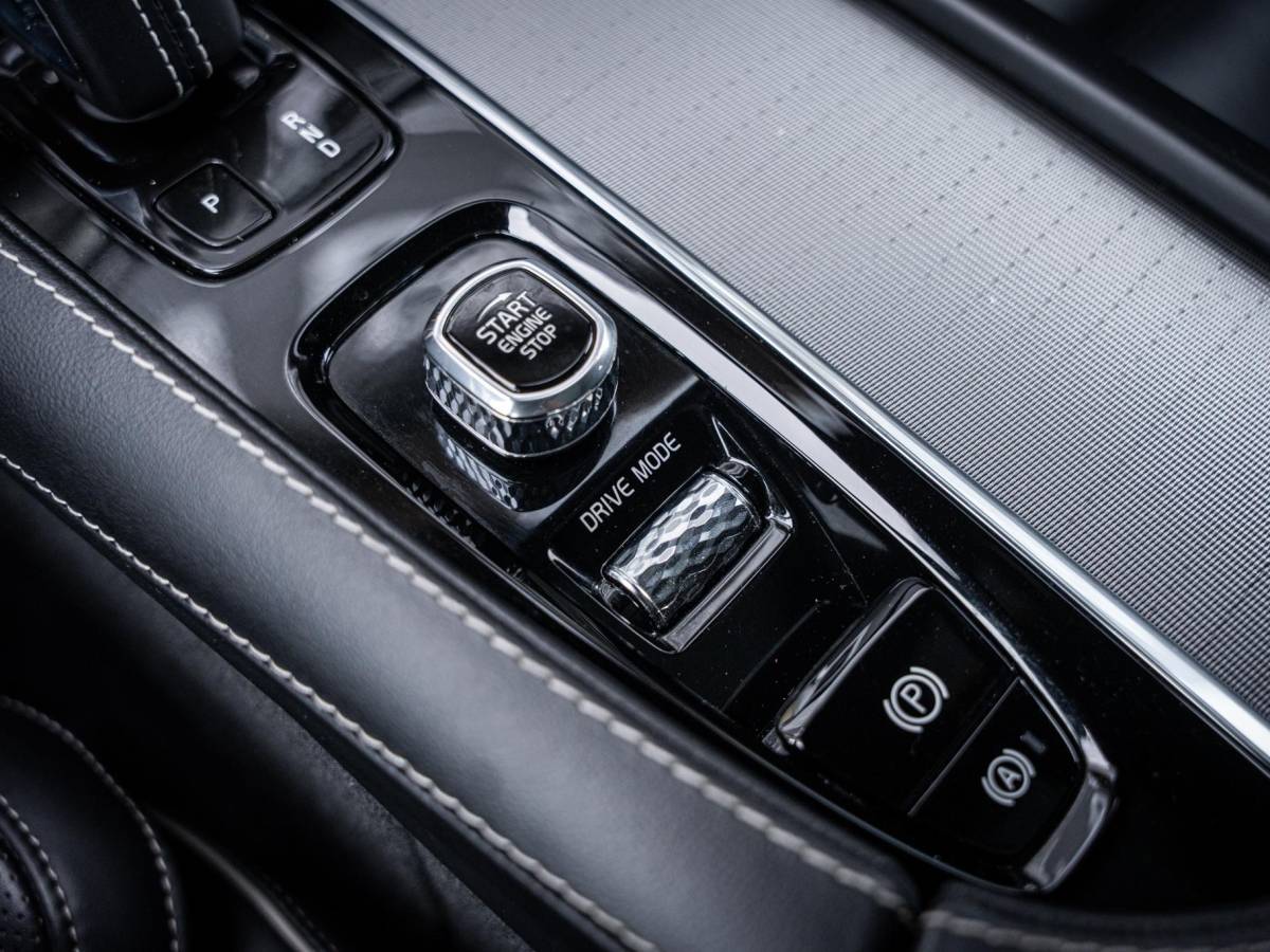 Volvo XC90 Volvo XC90 2.0 T8 Recharge AWD R-Design 7P – Pano l Memory l Trekh l H/Kardon l 360cam