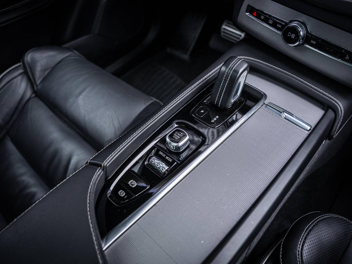 Volvo XC90 Volvo XC90 2.0 T8 Recharge AWD R-Design 7P – Pano l Memory l Trekh l H/Kardon l 360cam