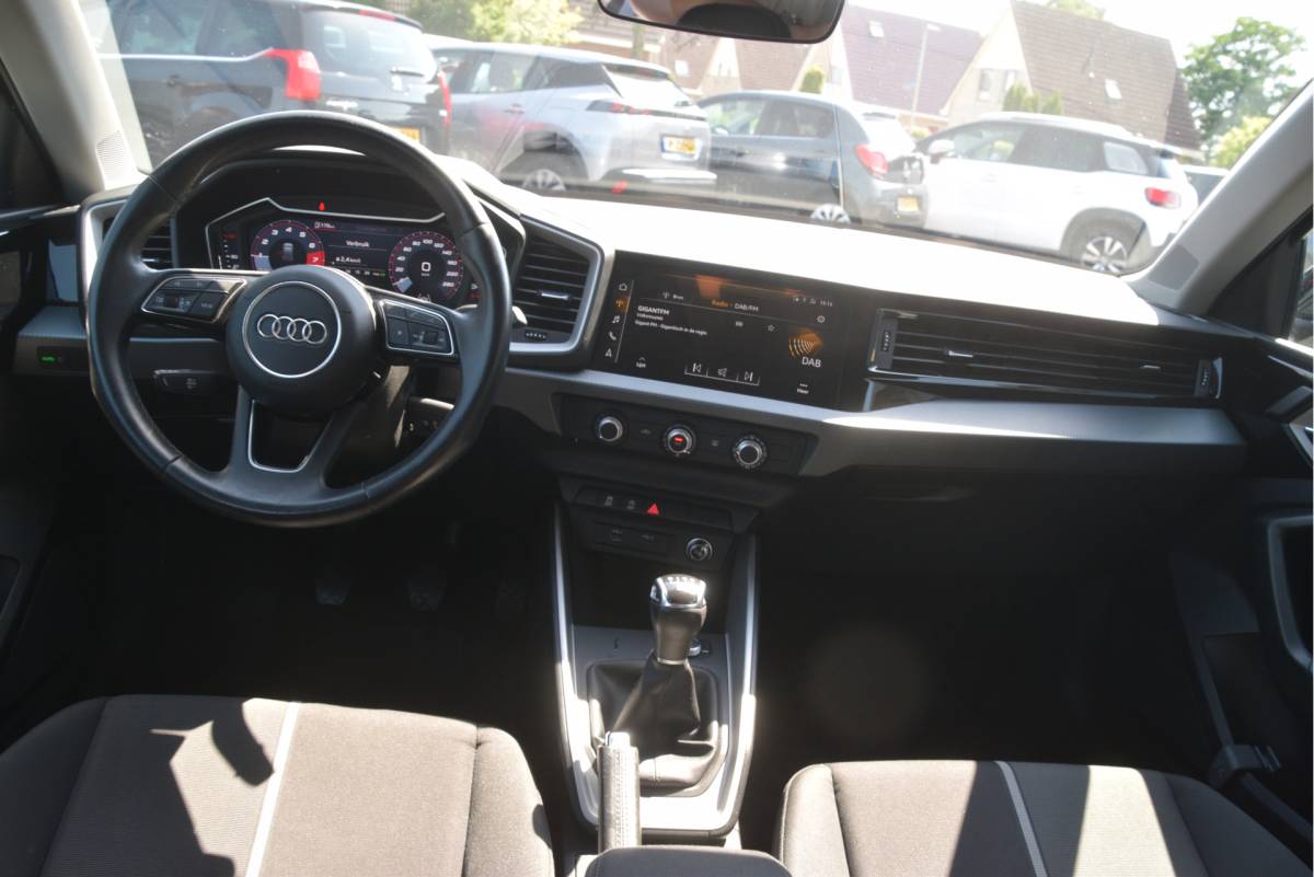 Audi A1 Sportback Audi A1 Sportback 25 TFSI Pro Line Carplay | DAB | Virtual cockpit | Sportstuur | LMV
