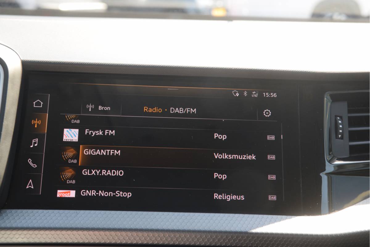 Audi A1 Sportback Audi A1 Sportback 25 TFSI Pro Line Carplay | DAB | Virtual cockpit | Sportstuur | LMV
