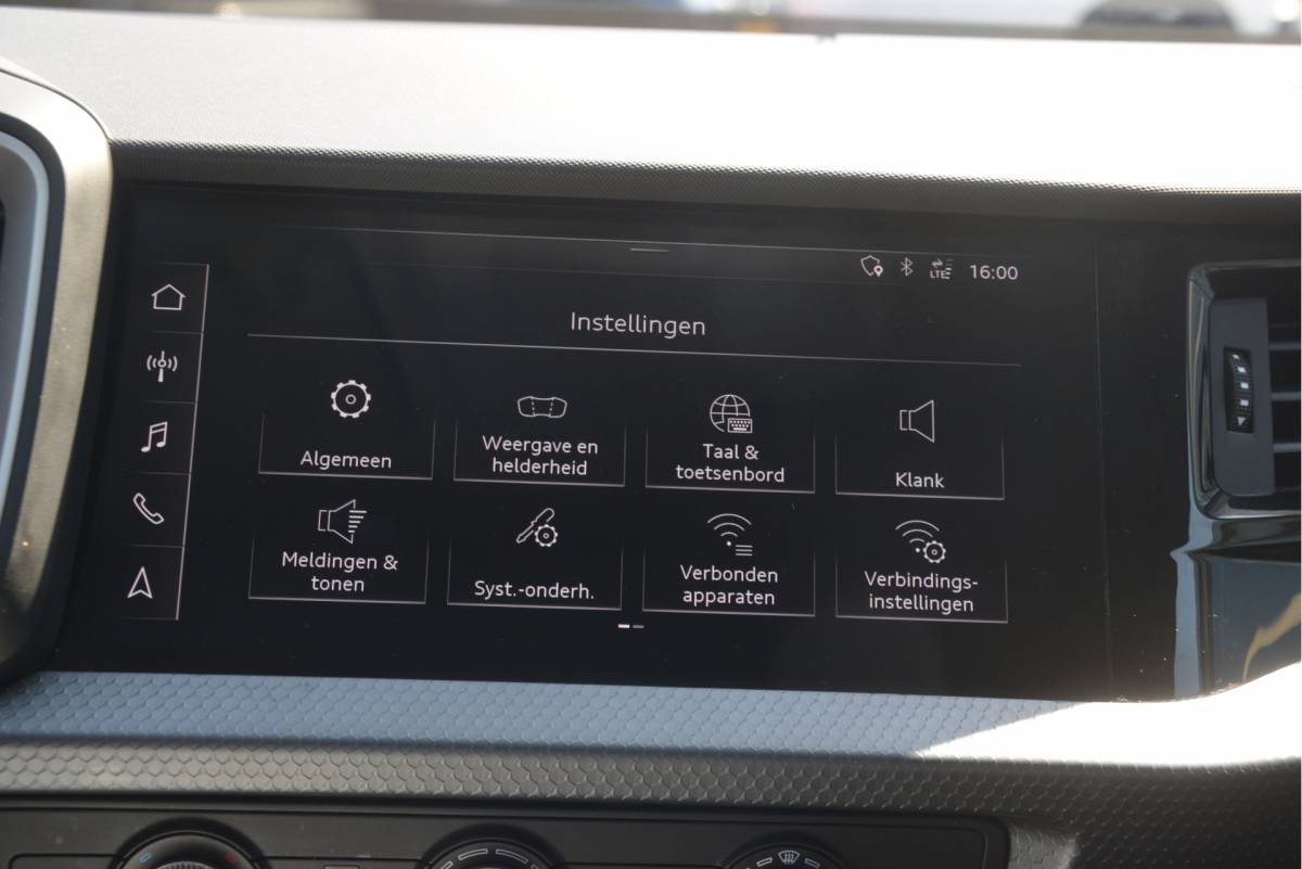 Audi A1 Sportback Audi A1 Sportback 25 TFSI Pro Line Carplay | DAB | Virtual cockpit | Sportstuur | LMV