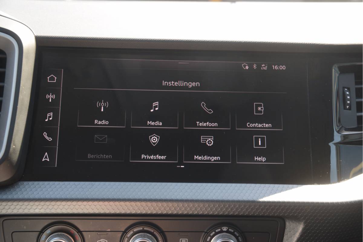 Audi A1 Sportback Audi A1 Sportback 25 TFSI Pro Line Carplay | DAB | Virtual cockpit | Sportstuur | LMV
