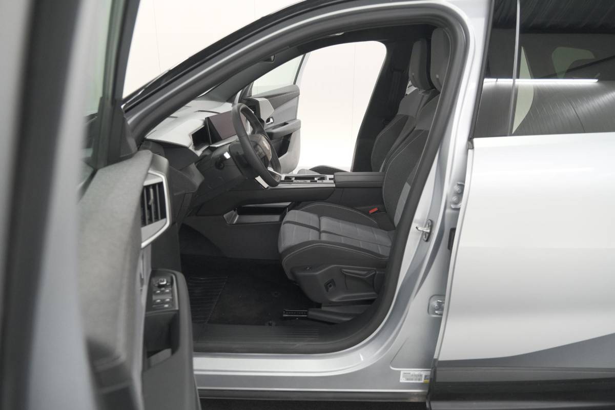 Opel Grandland Opel Grandland 1.2 Turbo 145 Hybrid GS | Nieuw Model | Camera | Apple Carplay | Navigatie | Stoelverwarming
