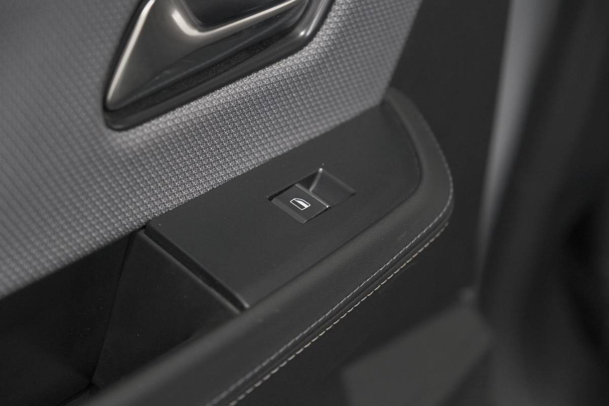 Opel Grandland Opel Grandland 1.2 Turbo 145 Hybrid GS | Nieuw Model | Camera | Apple Carplay | Navigatie | Stoelverwarming