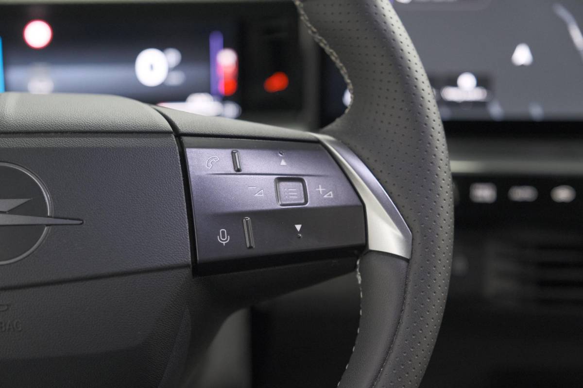 Opel Grandland Opel Grandland 1.2 Turbo 145 Hybrid GS | Nieuw Model | Camera | Apple Carplay | Navigatie | Stoelverwarming