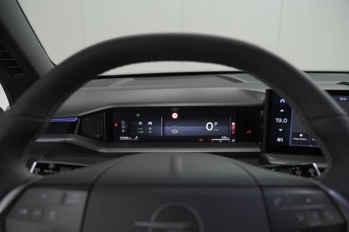Opel Grandland Opel Grandland 1.2 Turbo 145 Hybrid GS | Nieuw Model | Camera | Apple Carplay | Navigatie | Stoelverwarming