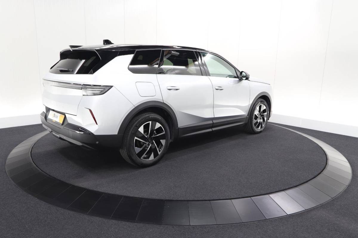 Opel Grandland Opel Grandland 1.2 Turbo 145 Hybrid GS | Nieuw Model | Camera | Apple Carplay | Navigatie | Stoelverwarming