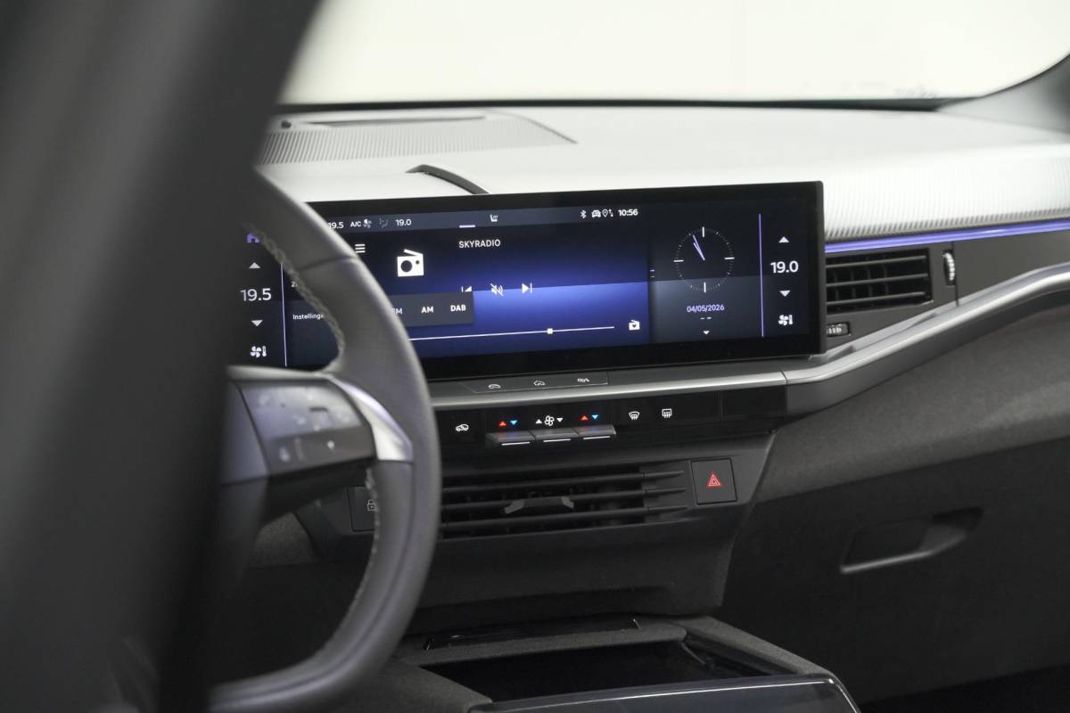 Opel Grandland Opel Grandland 1.2 Turbo 145 Hybrid GS | Nieuw Model | Camera | Apple Carplay | Navigatie | Stoelverwarming