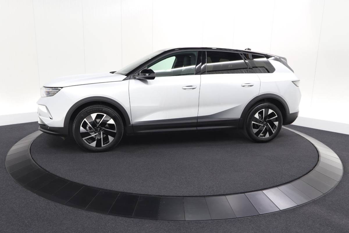 Opel Grandland Opel Grandland 1.2 Turbo 145 Hybrid GS | Nieuw Model | Camera | Apple Carplay | Navigatie | Stoelverwarming
