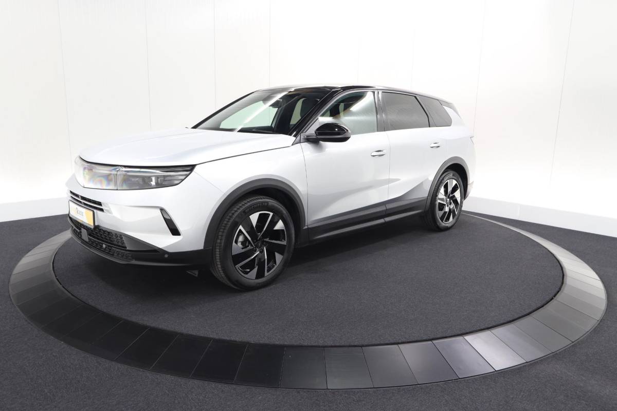 Opel Grandland Opel Grandland 1.2 Turbo 145 Hybrid GS | Nieuw Model | Camera | Apple Carplay | Navigatie | Stoelverwarming