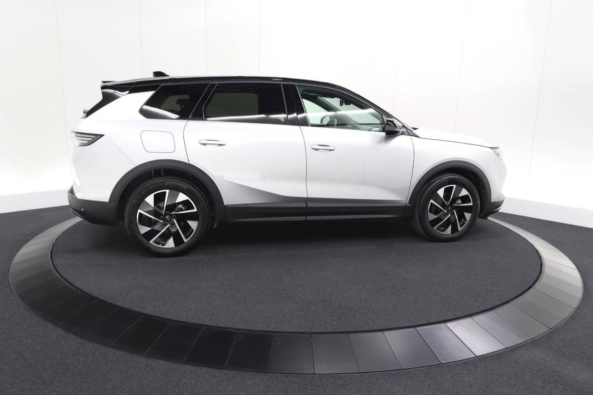 Opel Grandland Opel Grandland 1.2 Turbo 145 Hybrid GS | Nieuw Model | Camera | Apple Carplay | Navigatie | Stoelverwarming