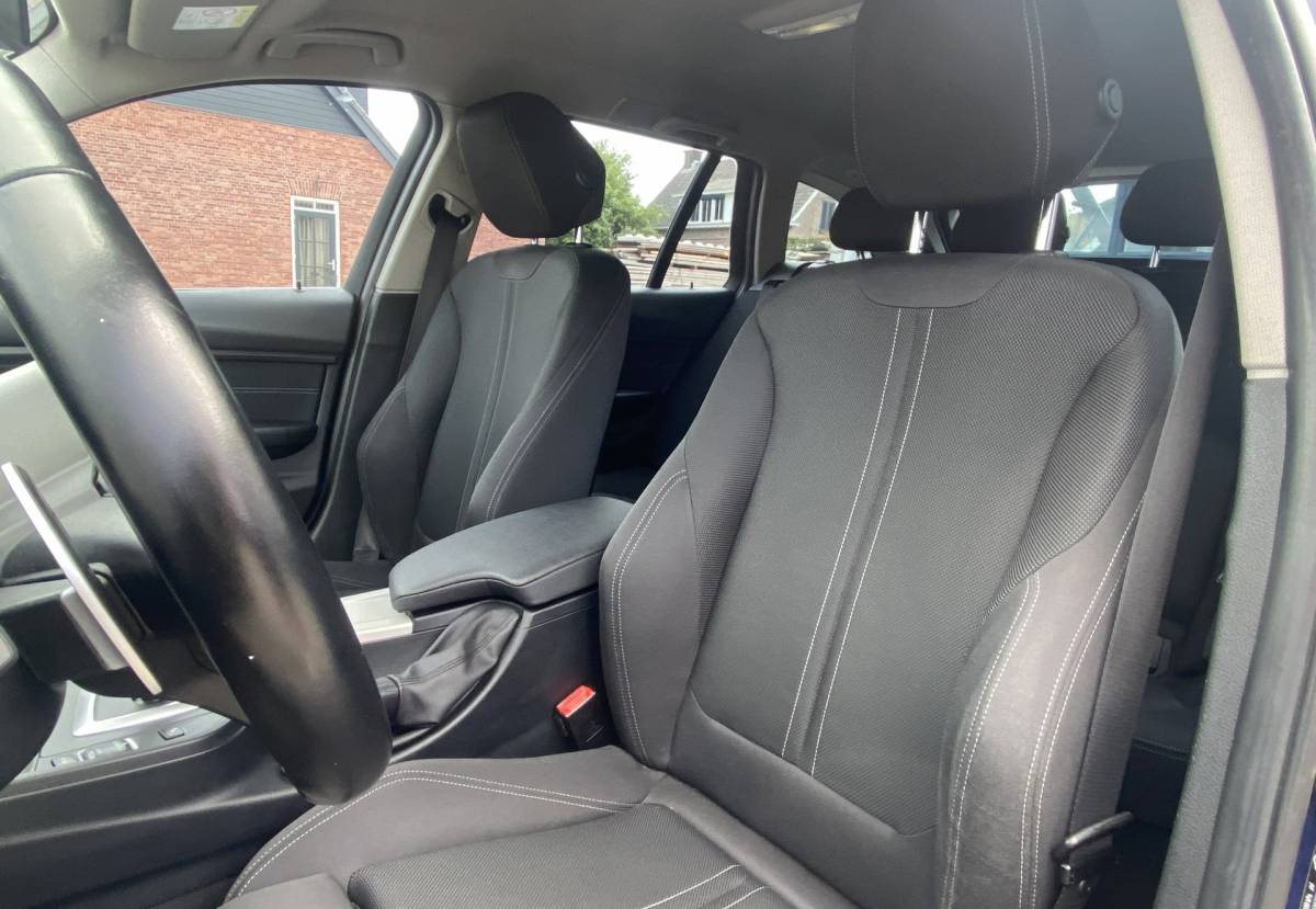 BMW 3 Serie BMW 3-serie Touring 320i Exec. M-sport/ 18″/ HUD/ Virtual CP/ Premium Audio/ Trekhaak