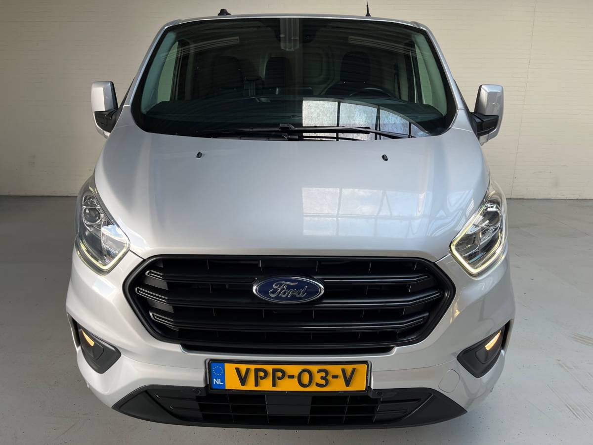 Ford Transit Custom Ford Transit Custom Automaat 300 2.0 TDCI 130pk L2H1 Limited 3persoons, Airco, Navigatie, Trekhaak, Metallic lak, RIJKLAARPRIJS