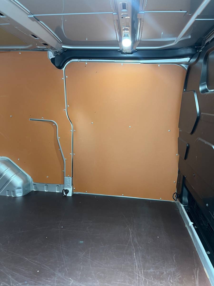 Ford Transit Custom Ford Transit Custom Automaat 300 2.0 TDCI 130pk L2H1 Limited 3persoons, Airco, Navigatie, Trekhaak, Metallic lak, RIJKLAARPRIJS