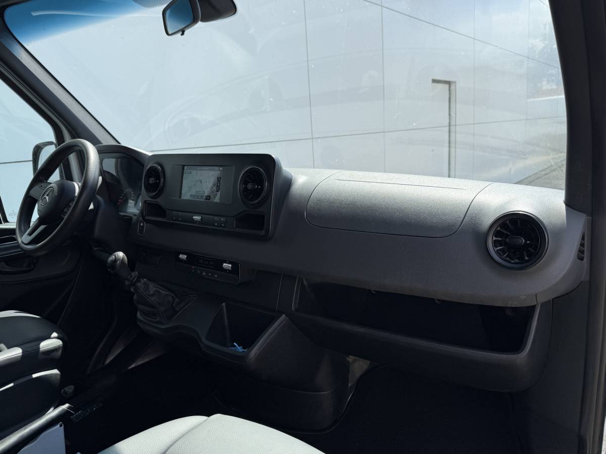 Mercedes-Benz Sprinter Mercedes-Benz Sprinter 314 2.2 CDI DC Open Laadbak Dubbele Cabine 6-persoons Climate Control Trekhaak Navigatie Carplay Pritische Pickup Open Box