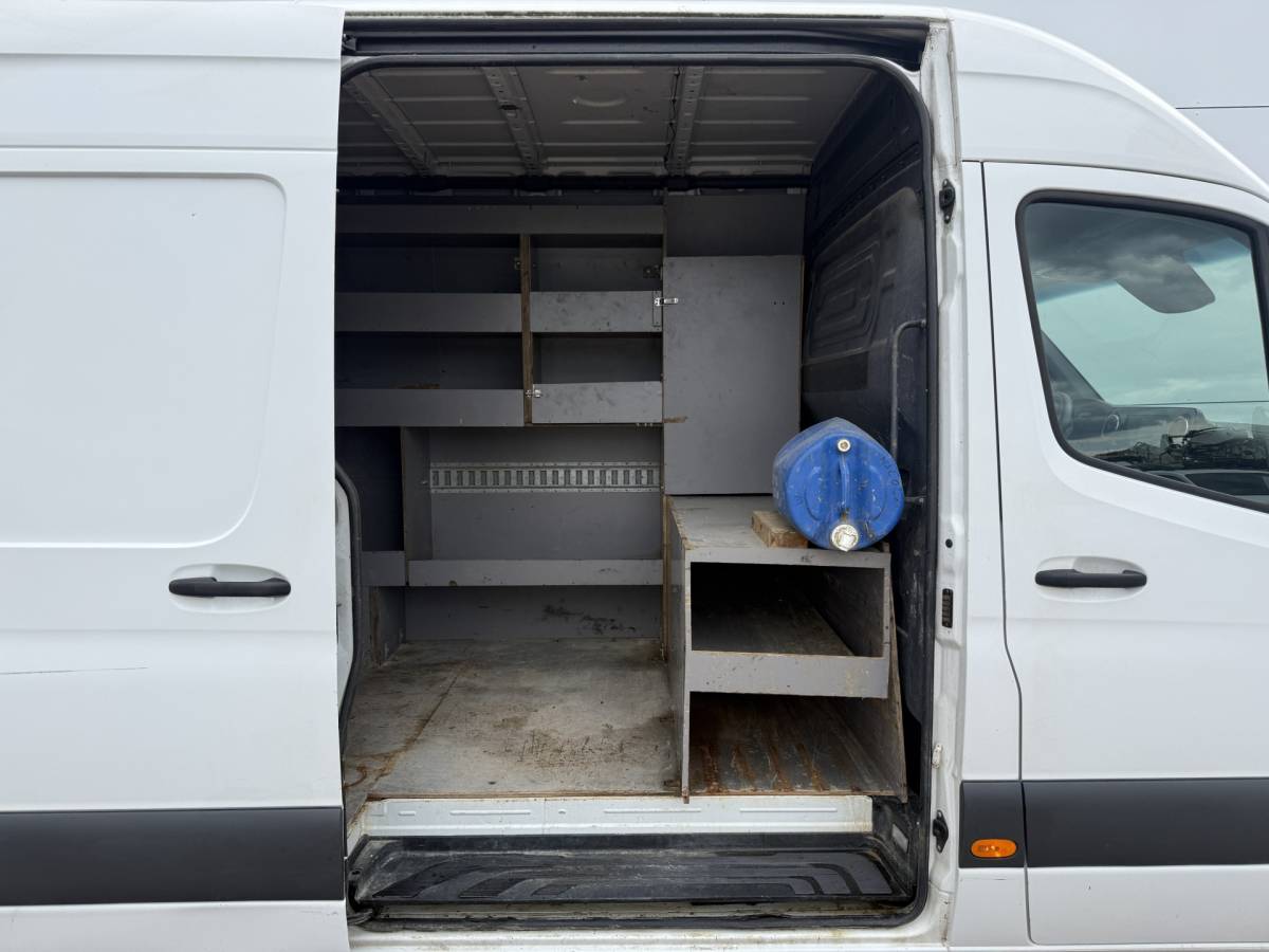 Mercedes-Benz Sprinter Mercedes-Benz Sprinter 516 2.2 CDI L2H2 Dubbellucht 10-Inch MBUX 3,5t Trekhaak Climate Control Navigatie Parkeersensoren V + A