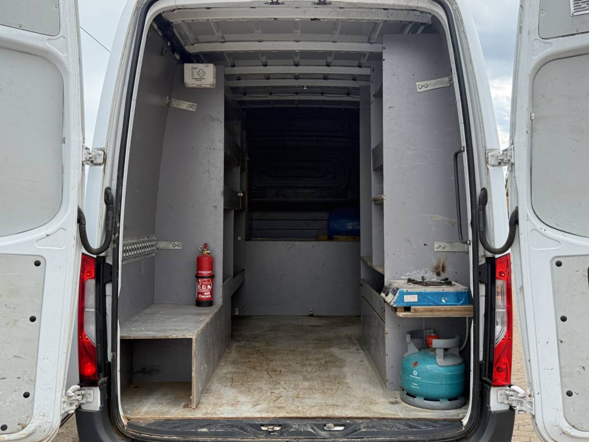 Mercedes-Benz Sprinter Mercedes-Benz Sprinter 516 2.2 CDI L2H2 Dubbellucht 10-Inch MBUX 3,5t Trekhaak Climate Control Navigatie Parkeersensoren V + A