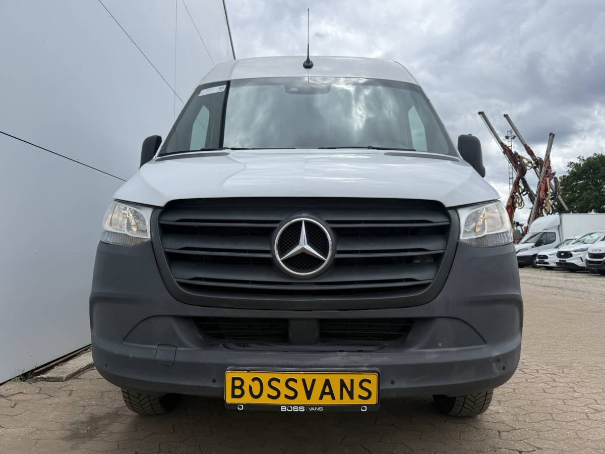 Mercedes-Benz Sprinter Mercedes-Benz Sprinter 516 2.2 CDI L2H2 Dubbellucht 10-Inch MBUX 3,5t Trekhaak Climate Control Navigatie Parkeersensoren V + A