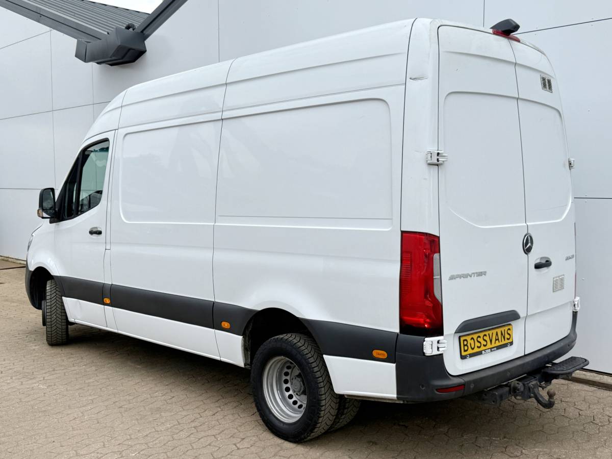 Mercedes-Benz Sprinter Mercedes-Benz Sprinter 516 2.2 CDI L2H2 Dubbellucht 10-Inch MBUX 3,5t Trekhaak Climate Control Navigatie Parkeersensoren V + A