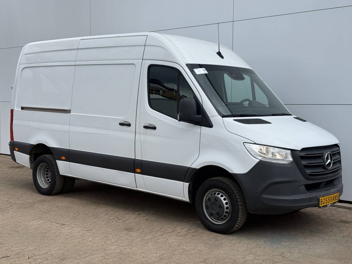 Mercedes-Benz Sprinter Mercedes-Benz Sprinter 516 2.2 CDI L2H2 Dubbellucht 10-Inch MBUX 3,5t Trekhaak Climate Control Navigatie Parkeersensoren V + A
