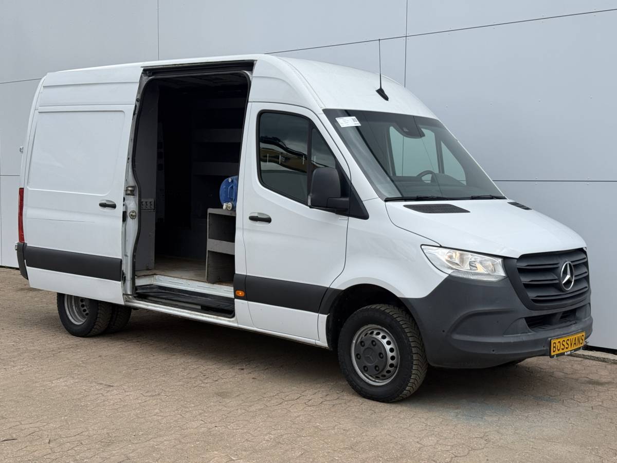 Mercedes-Benz Sprinter Mercedes-Benz Sprinter 516 2.2 CDI L2H2 Dubbellucht 10-Inch MBUX 3,5t Trekhaak Climate Control Navigatie Parkeersensoren V + A