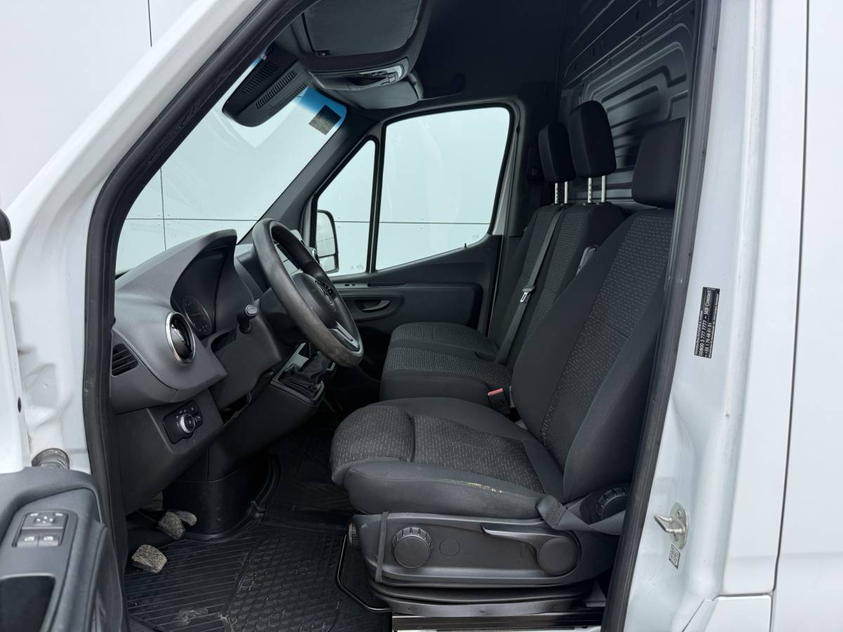 Mercedes-Benz Sprinter Mercedes-Benz Sprinter 516 2.2 CDI L2H2 Dubbellucht 10-Inch MBUX 3,5t Trekhaak Climate Control Navigatie Parkeersensoren V + A