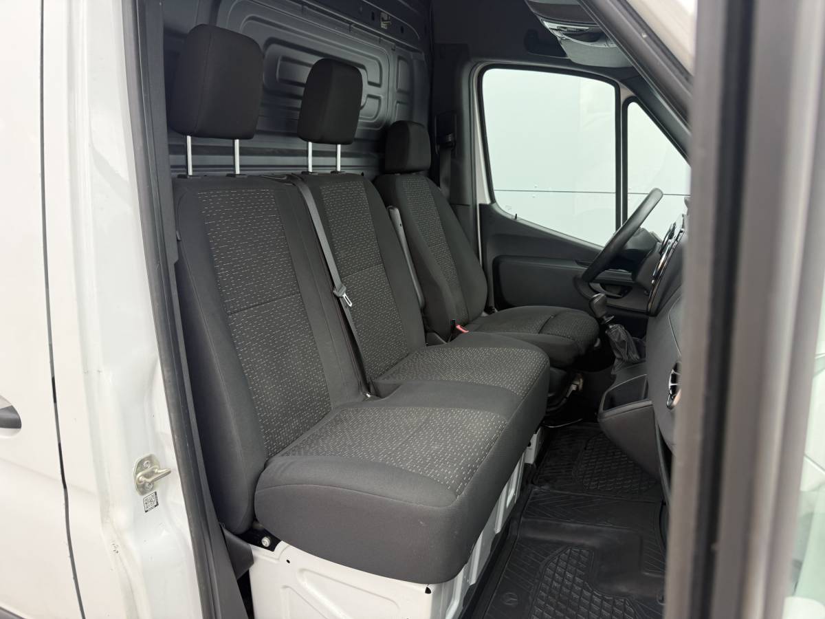 Mercedes-Benz Sprinter Mercedes-Benz Sprinter 516 2.2 CDI L2H2 Dubbellucht 10-Inch MBUX 3,5t Trekhaak Climate Control Navigatie Parkeersensoren V + A