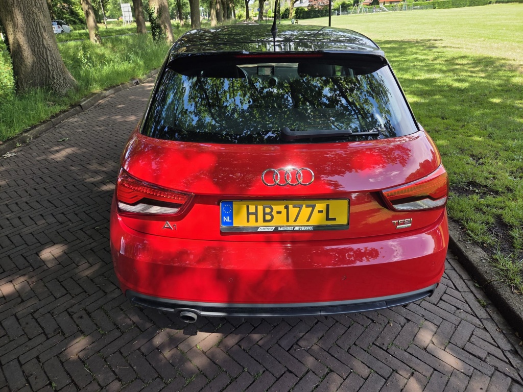 Audi A1 Sportback Audi A1 Sportback 1.0 TFSI Adrenalin