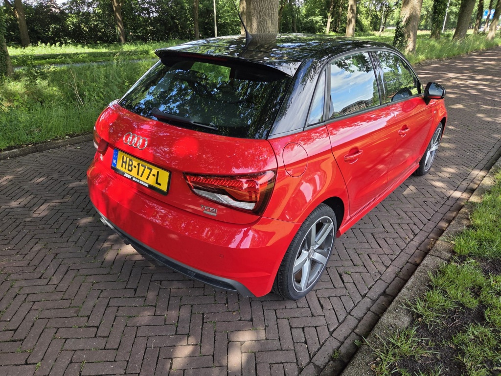 Audi A1 Sportback Audi A1 Sportback 1.0 TFSI Adrenalin