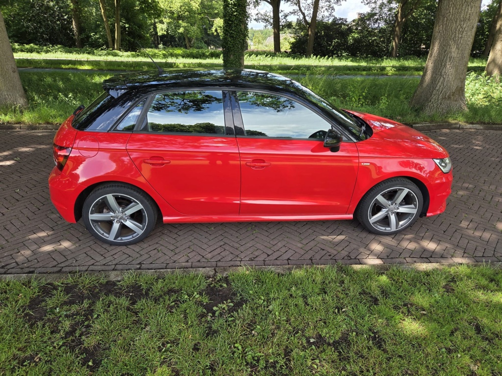 Audi A1 Sportback Audi A1 Sportback 1.0 TFSI Adrenalin