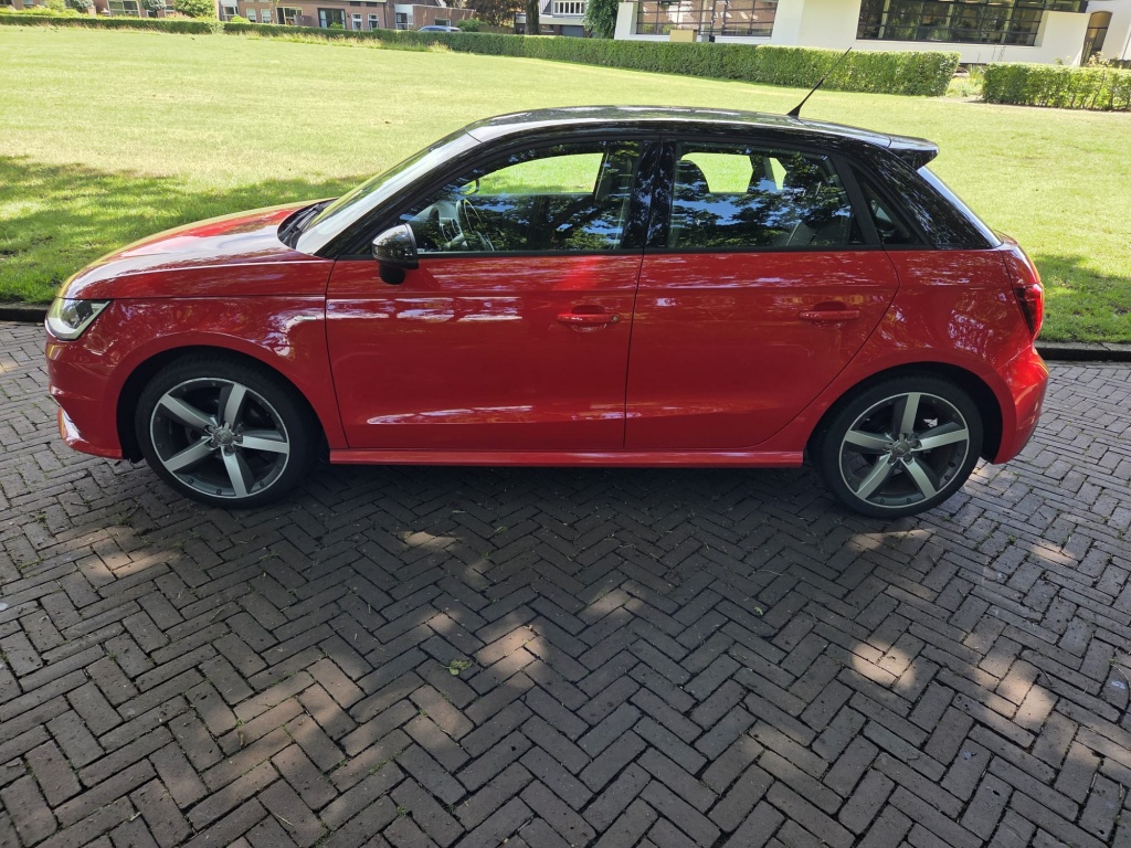Audi A1 Sportback Audi A1 Sportback 1.0 TFSI Adrenalin